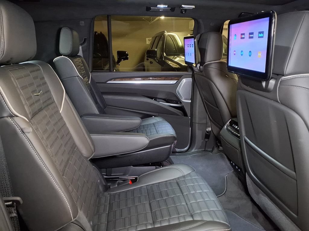New 2026 Cadillac Escalade ESV Platinum Sport AWD/4WD image 7