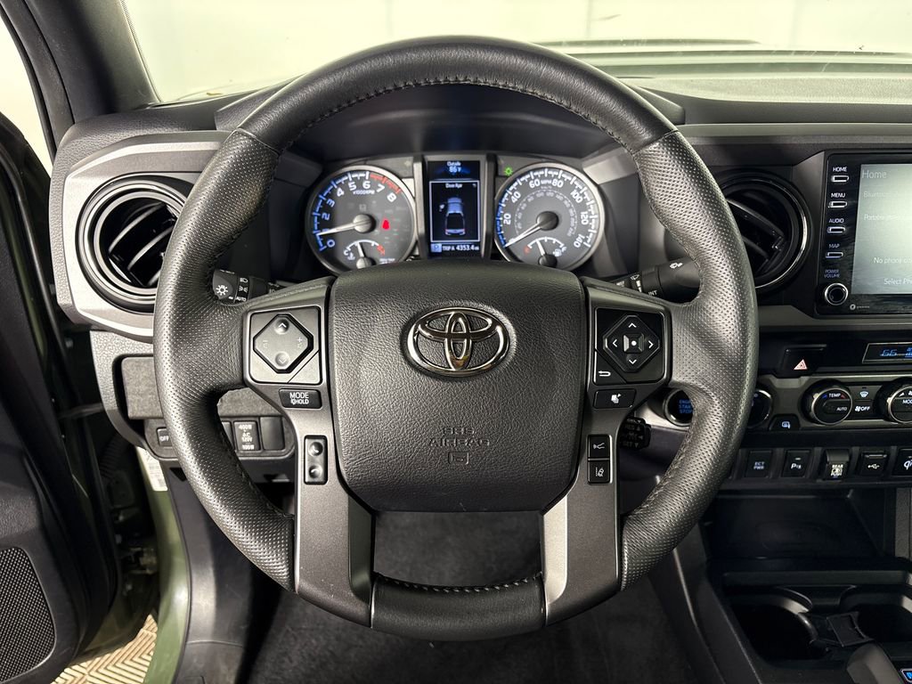 Used 2021 Toyota Tacoma TRD Sport w/ Technology Package AWD/4WD image 16