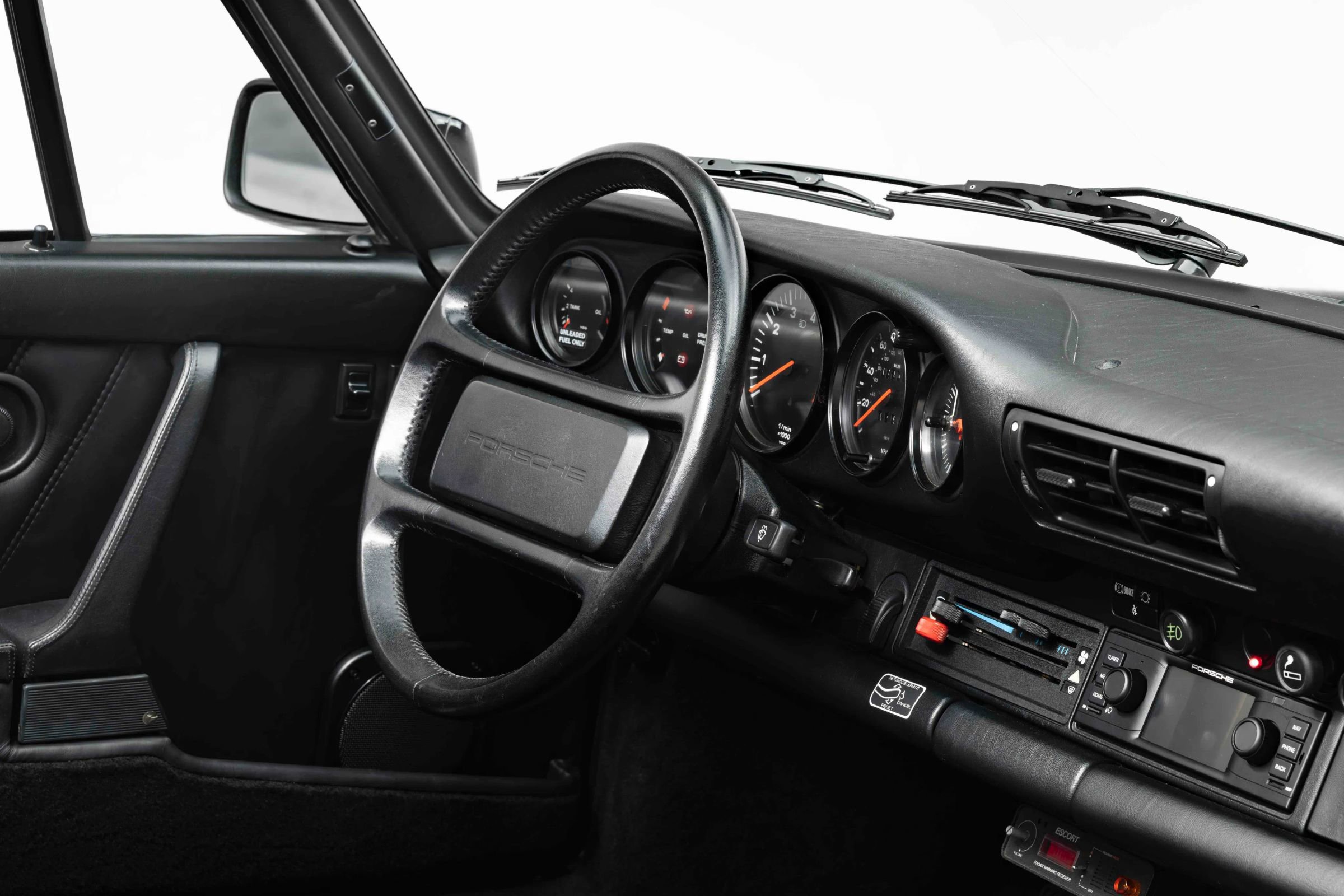 Used 1987 Porsche 911 Carrera RWD image 14
