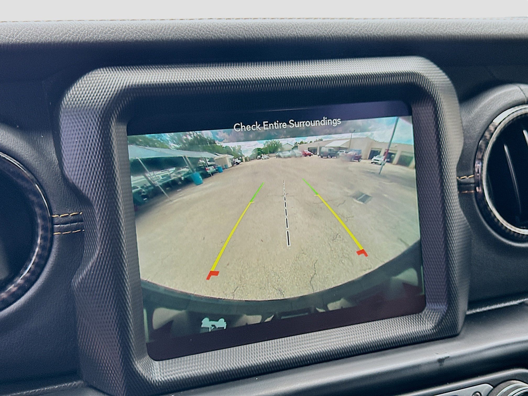 Used 2023 Jeep Wrangler Unlimited Sahara image 12