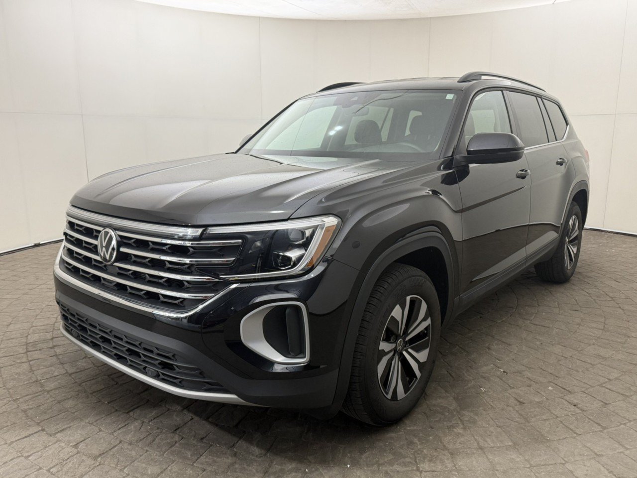 Used 2026 Volkswagen Atlas SE AWD/4WD image 3