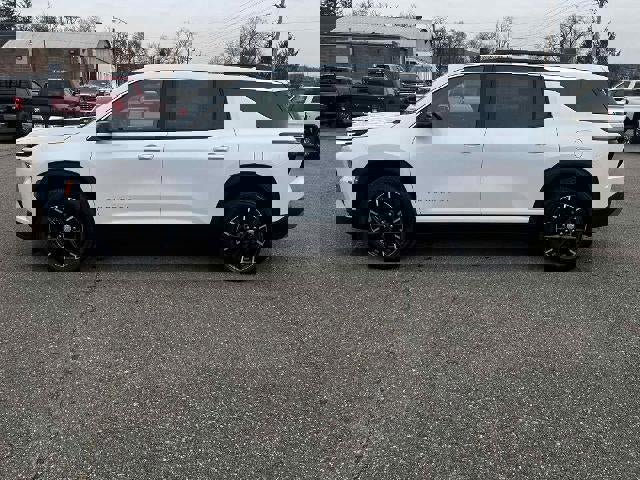 New 2026 Chevrolet Traverse LT image 2