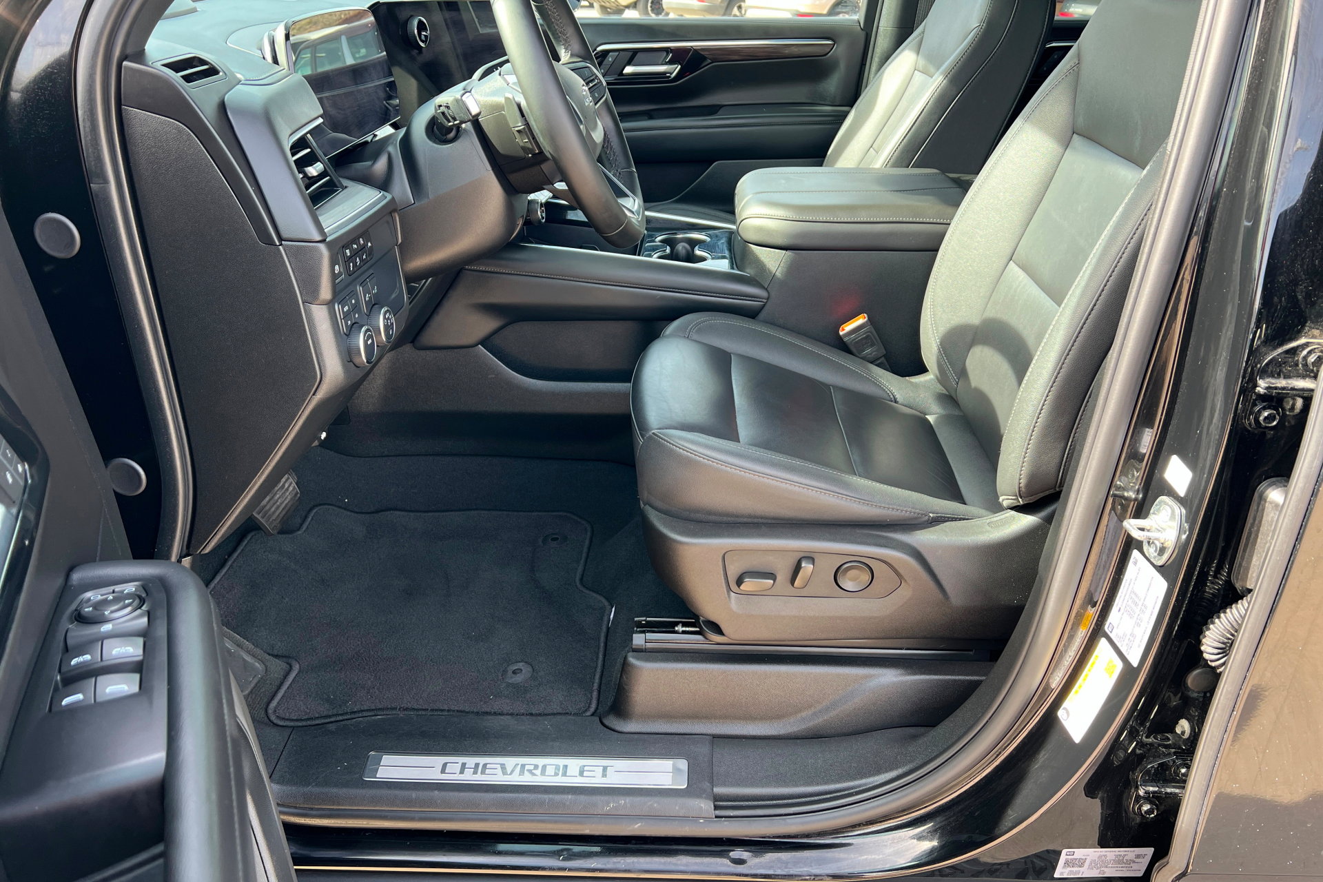 Certified 2025 Chevrolet Tahoe Z71 image 18