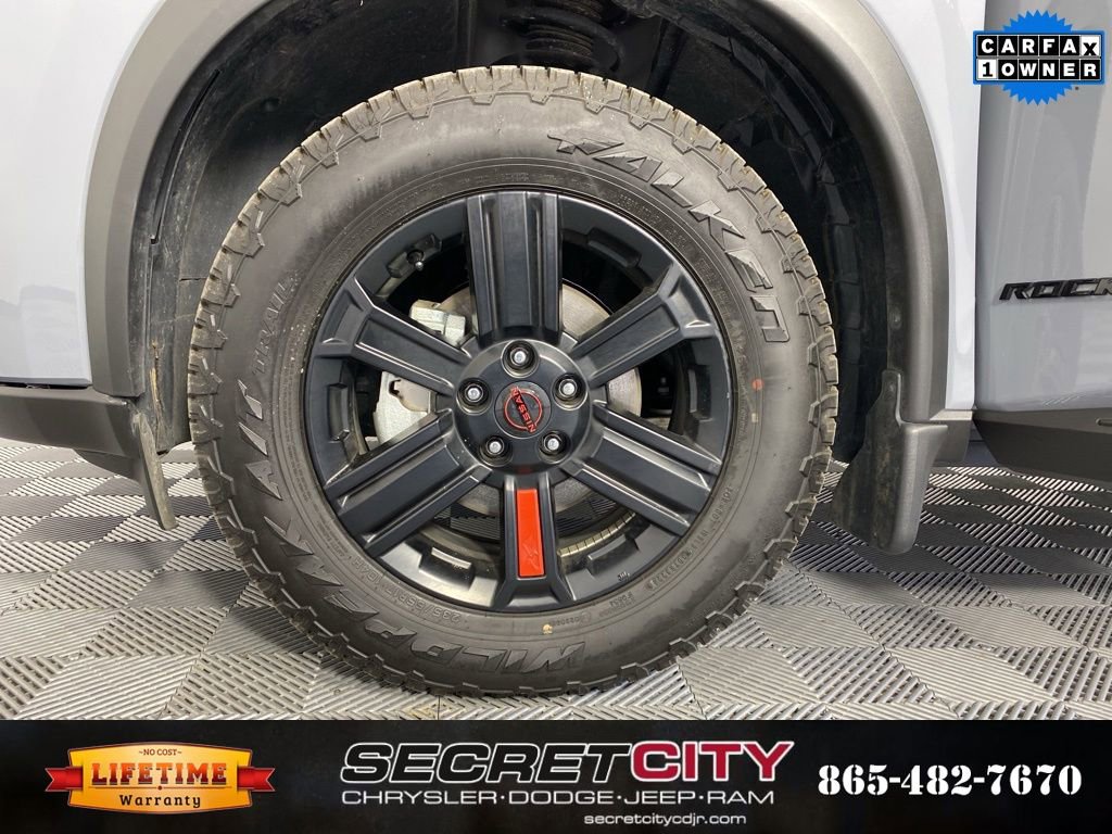 Used 2025 Nissan Rogue SV w/ Rock Creek Premium Package image 9