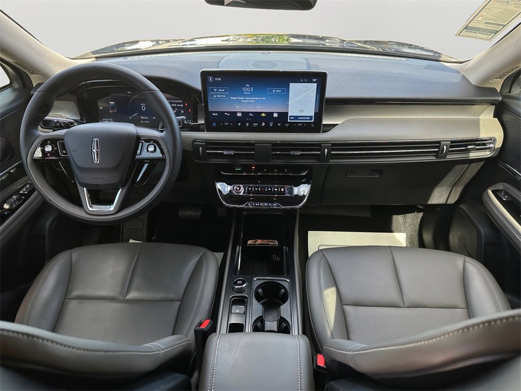 Used 2025 Lincoln Corsair FWD w/ Equipment Group 101A image 17