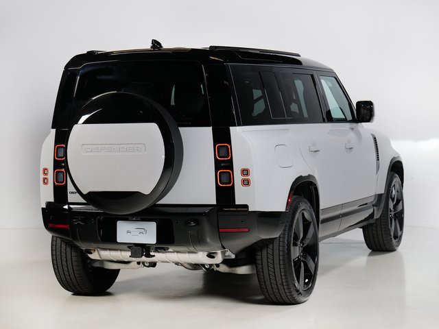 New 2026 Land Rover Defender 110 X-Dynamic SE AWD/4WD image 2