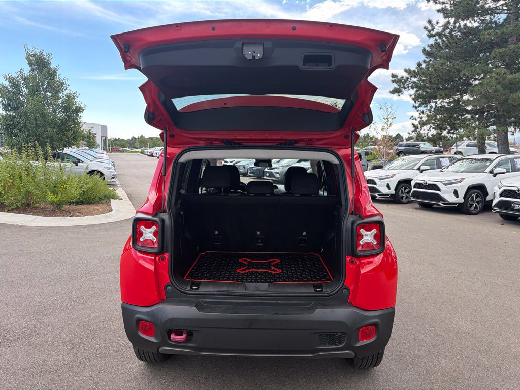 Used 2020 Jeep Renegade Trailhawk AWD/4WD image 16