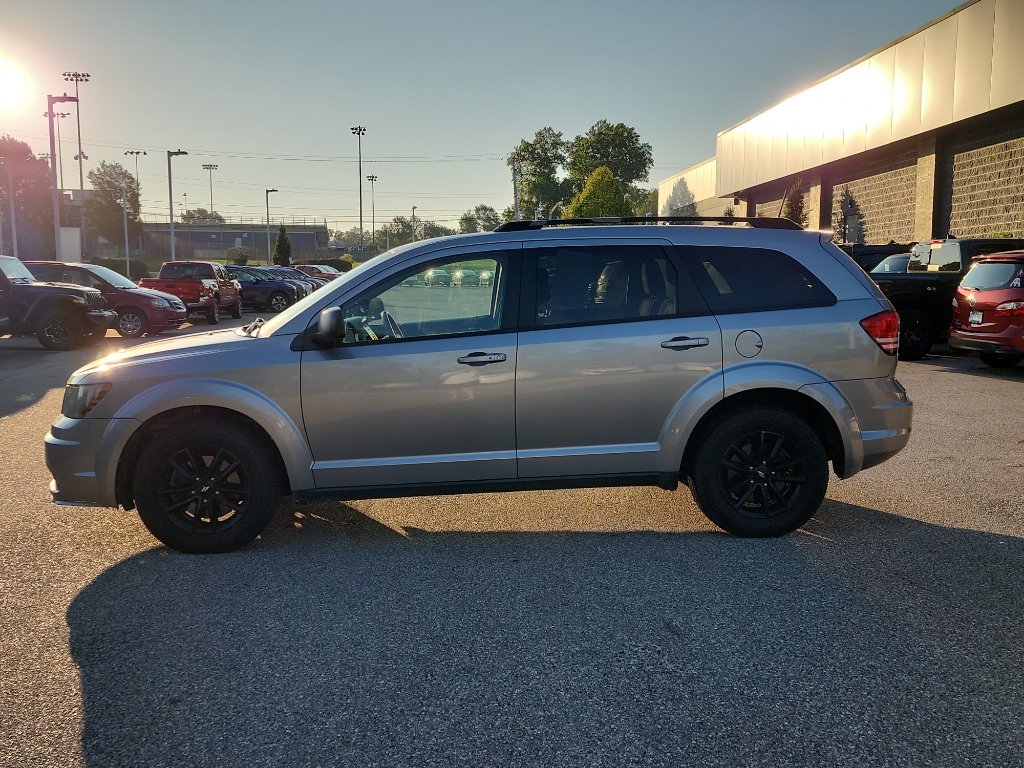 Used 2020 Dodge Journey SE w/ SE Popular Equipment Group FWD image 4
