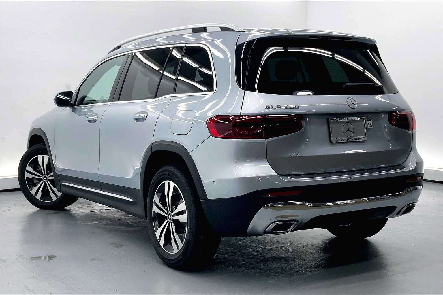 Used 2026 Mercedes-Benz GLB 250 image 5