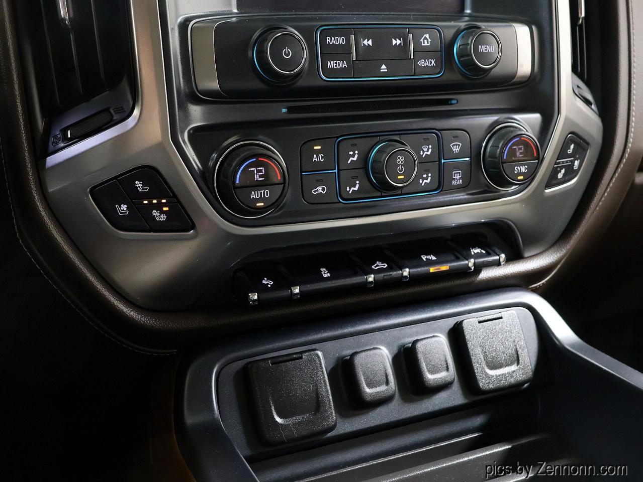 Used 2017 Chevrolet Silverado 1500 LTZ w/ LTZ Plus Package image 20