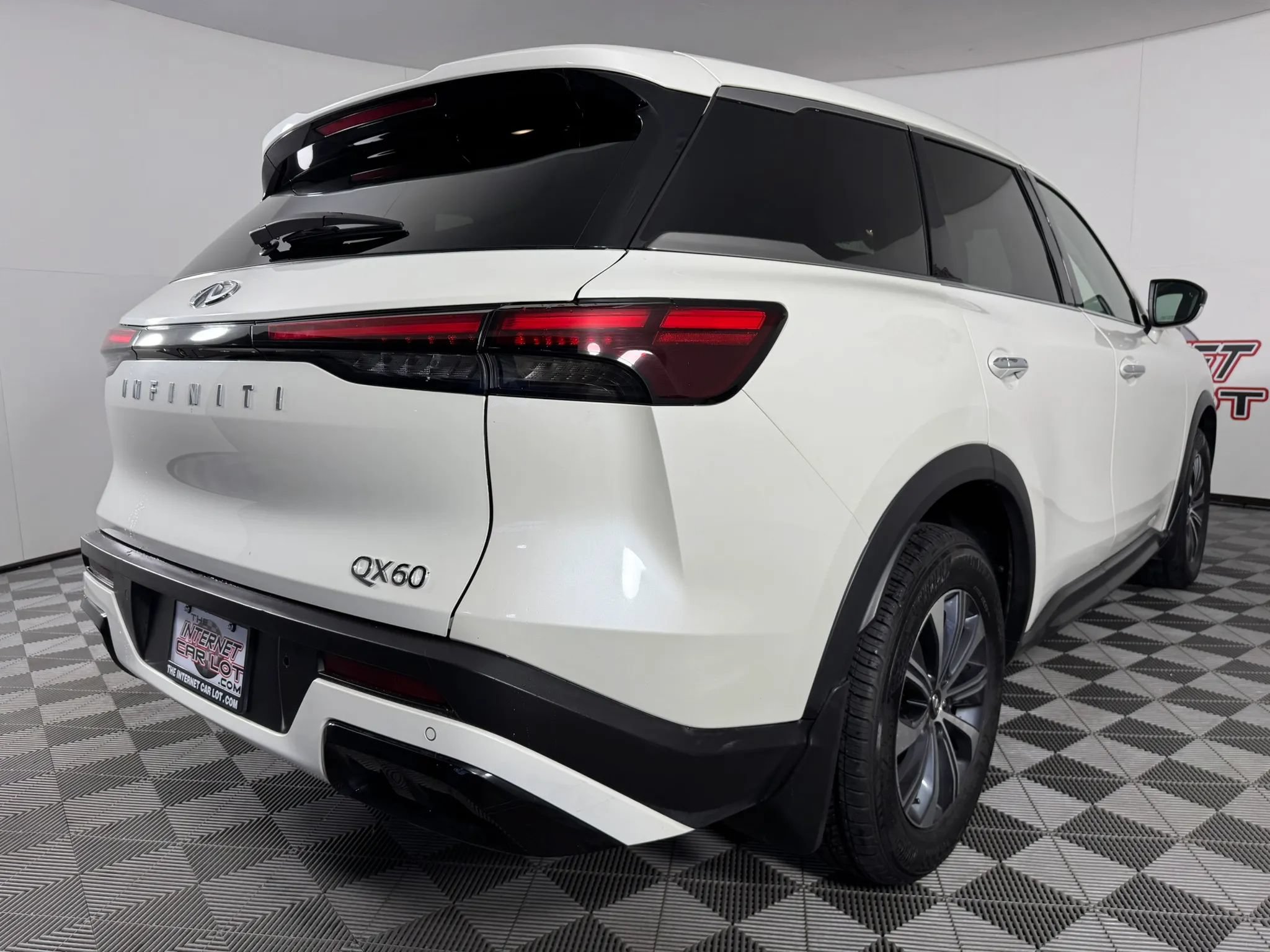 Used 2024 INFINITI QX60 Luxe AWD/4WD image 31