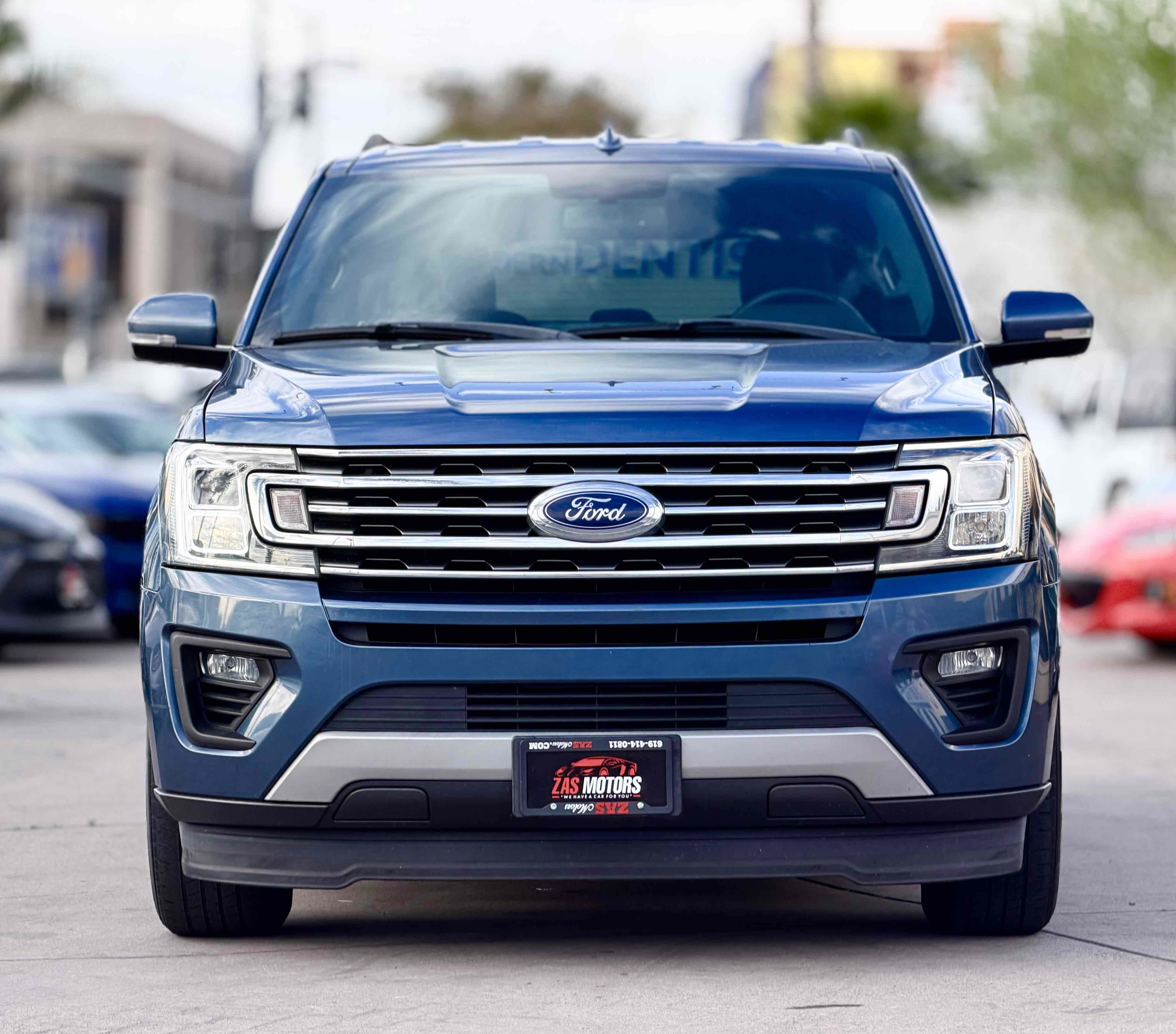 Used 2019 Ford Expedition XLT w/ Equipment Group 202A image 2