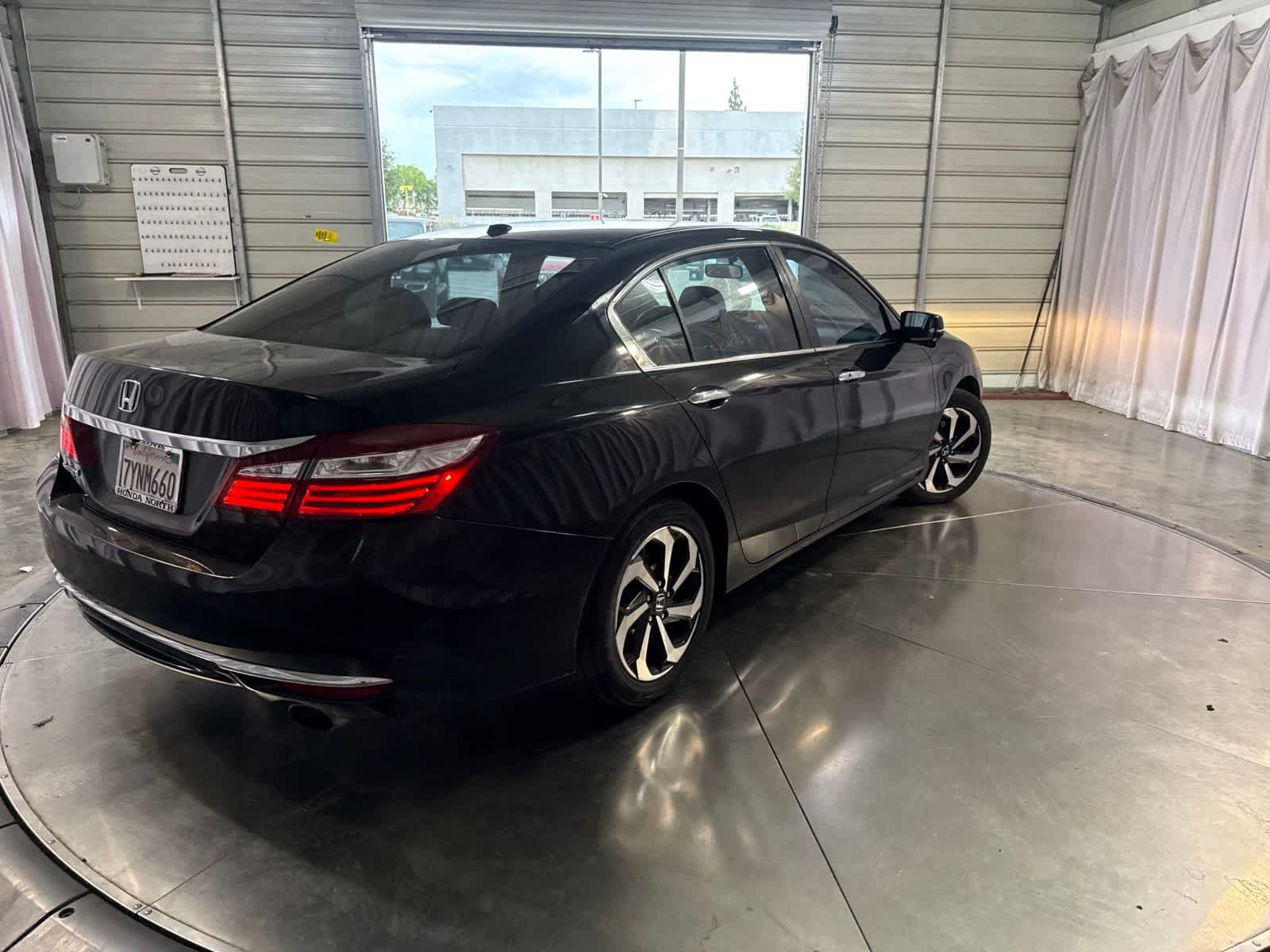 Used 2017 Honda Accord EX image 4