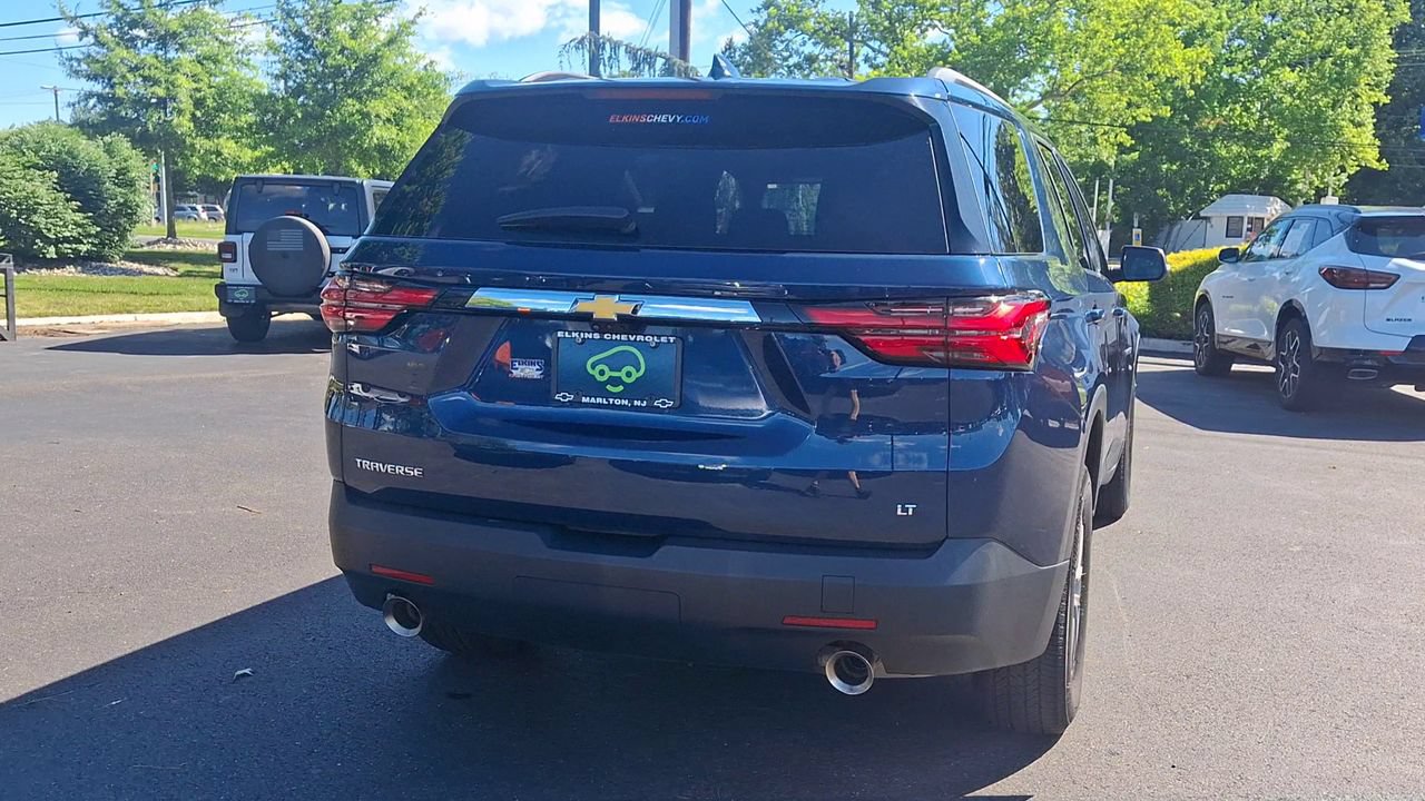 Certified 2023 Chevrolet Traverse LT FWD image 2