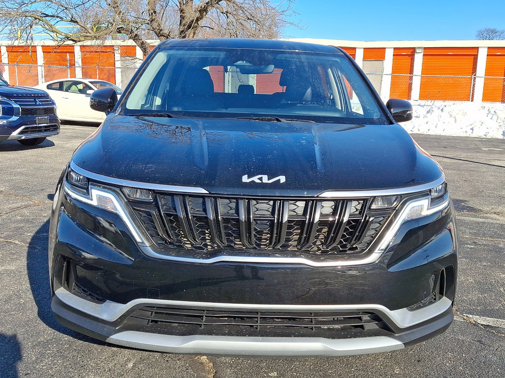 Used 2024 Kia Carnival LX image 8