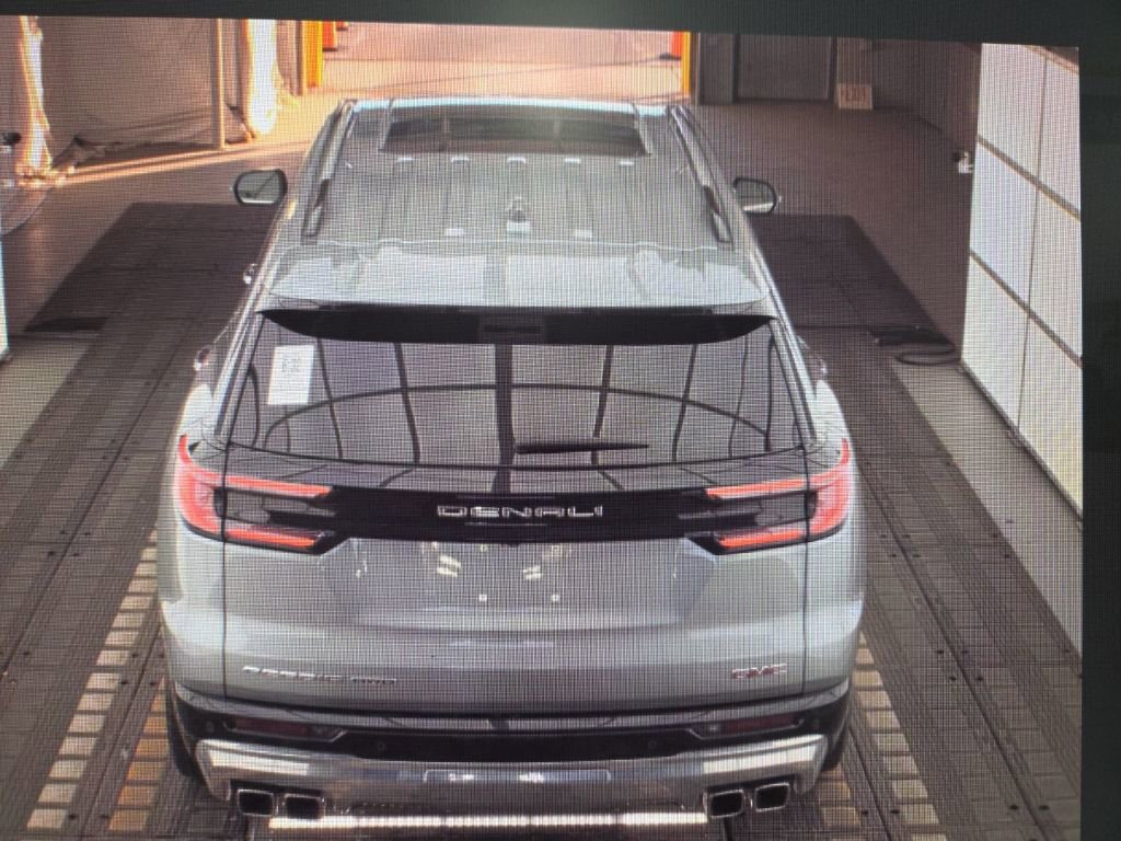 Used 2024 GMC Acadia Denali image 17