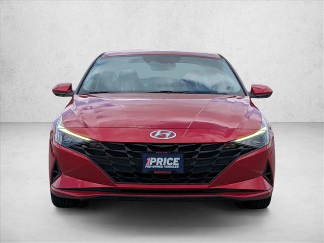 Used 2022 Hyundai Elantra SEL w/ Cargo Package FWD image 2