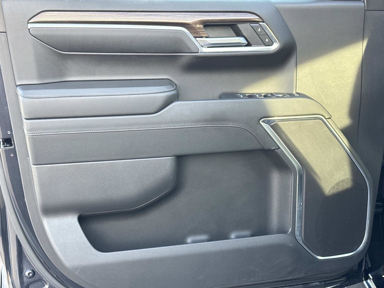 Used 2023 Chevrolet Silverado 1500 LT image 16