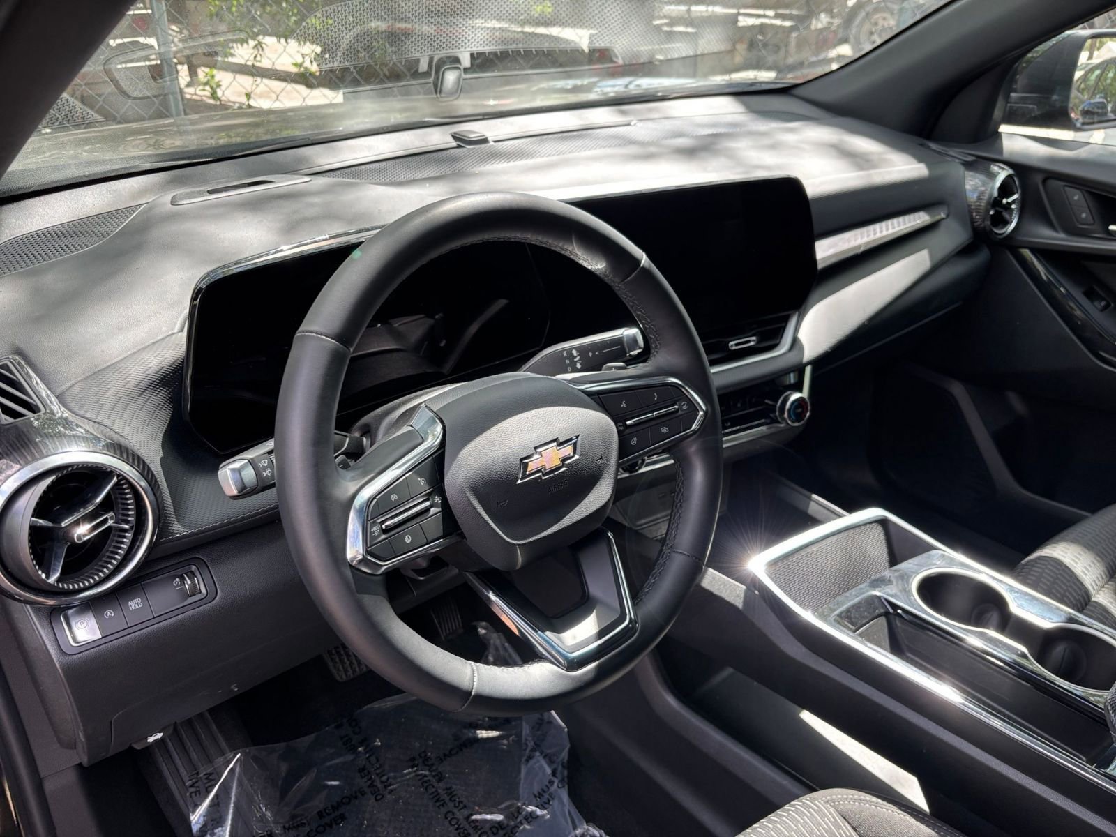 Used 2025 Chevrolet Equinox LT FWD image 34