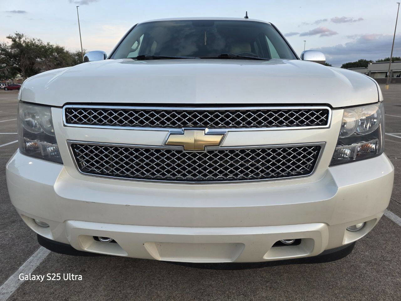 Used 2010 Chevrolet Suburban LTZ AWD/4WD image 2