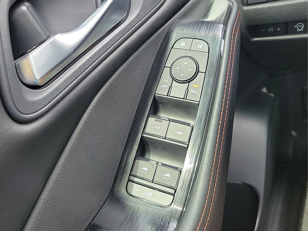 Used 2025 Nissan Rogue SV AWD/4WD image 13