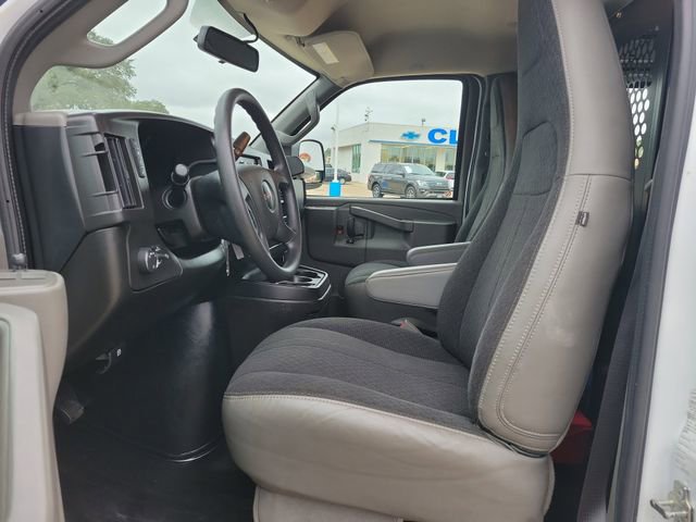 Used 2024 GMC Savana 2500 w/ Driver Convenience Package image 12