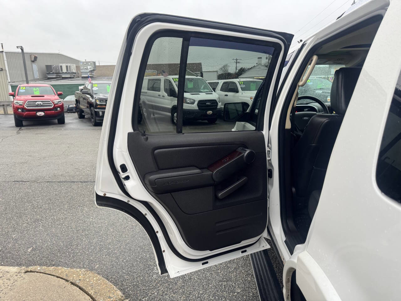 Used 2010 Ford Explorer Limited image 29