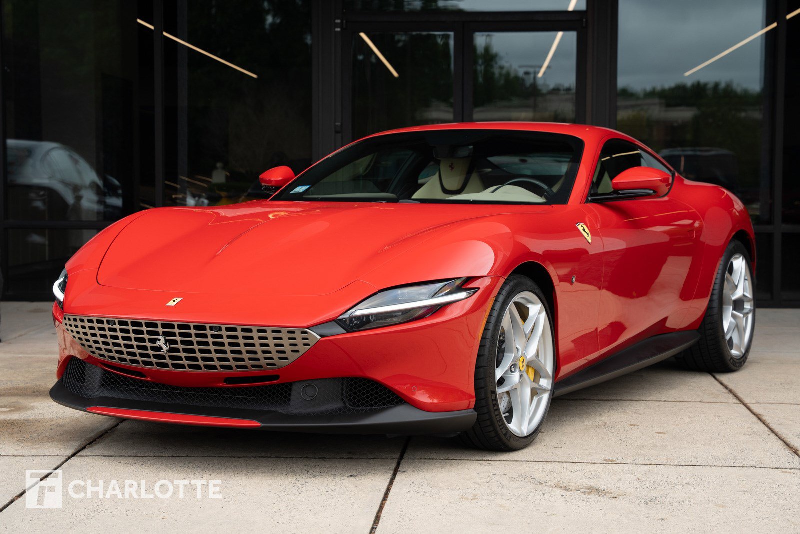 Used 2022 Ferrari Roma RWD image 8