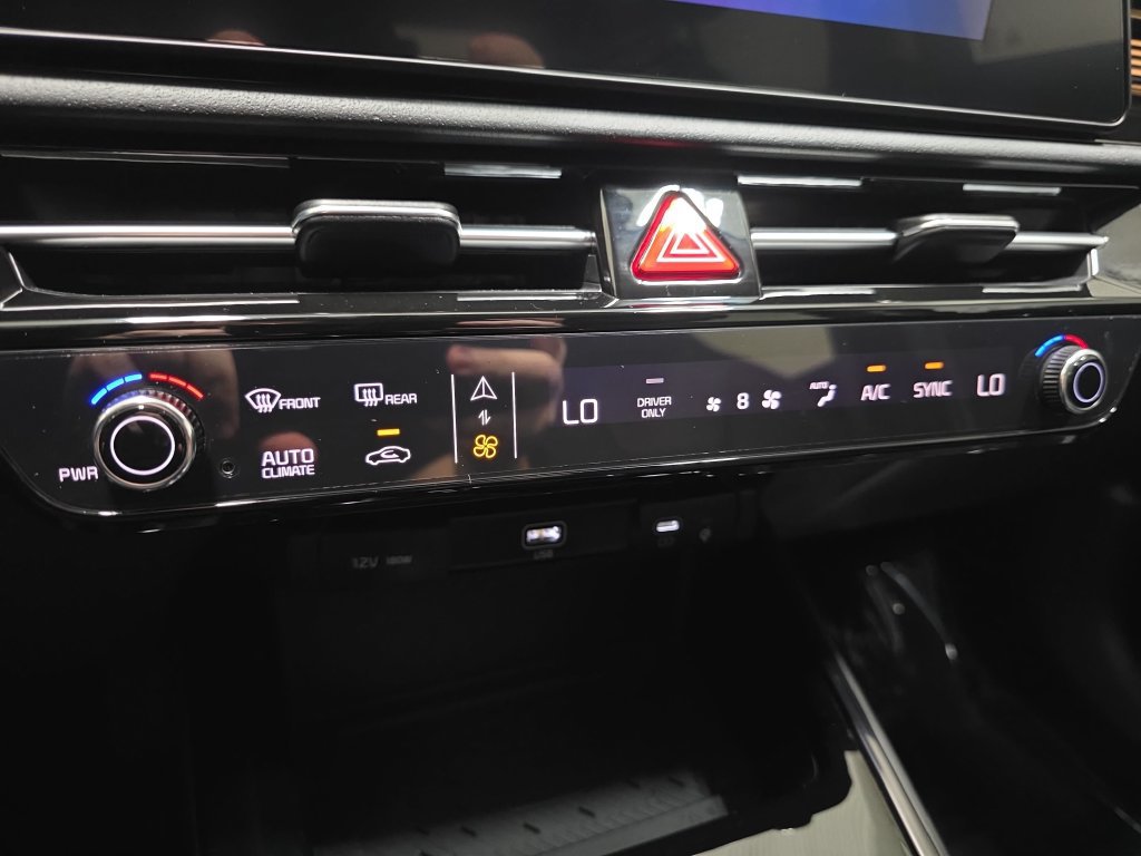 Used 2025 Kia Niro FWD image 23