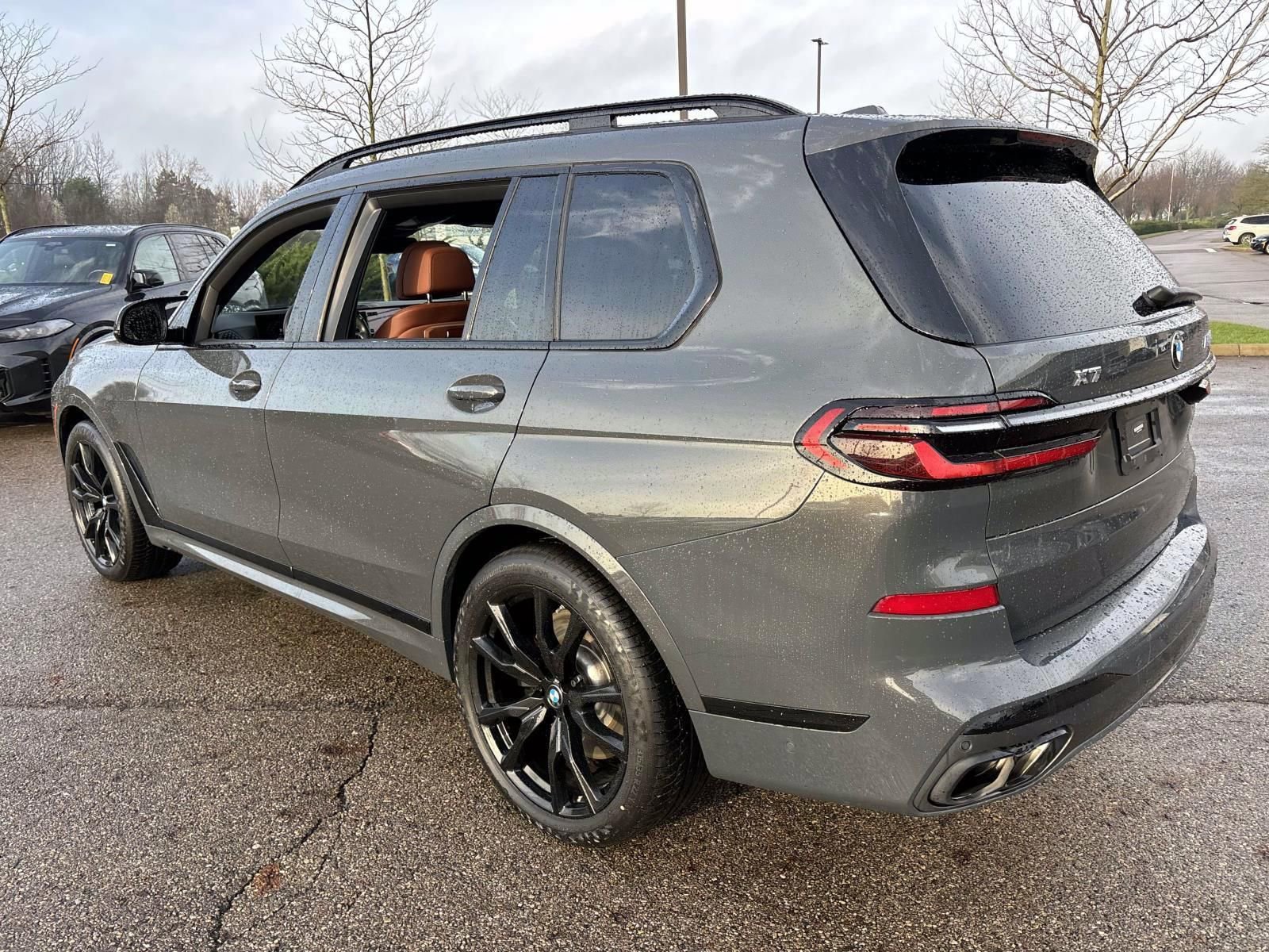 Used 2024 BMW X7 M60i w/ Executive Package image 7