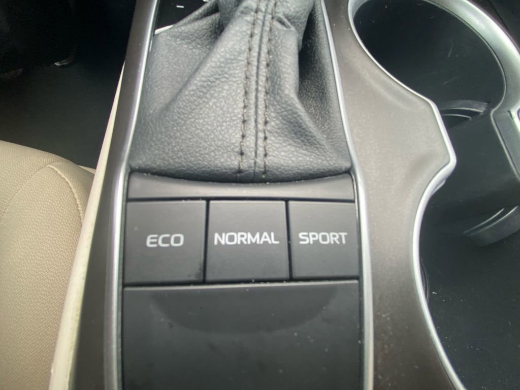 Used 2023 Toyota Camry LE FWD image 22