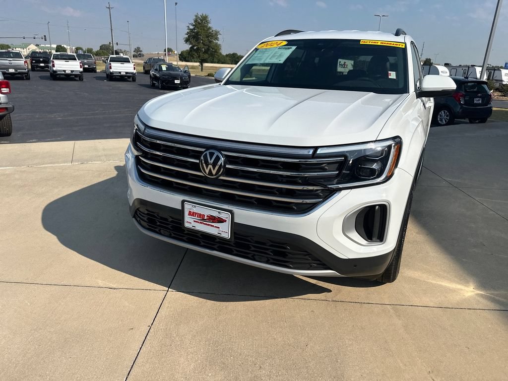 Used 2024 Volkswagen Atlas SE FWD image 14
