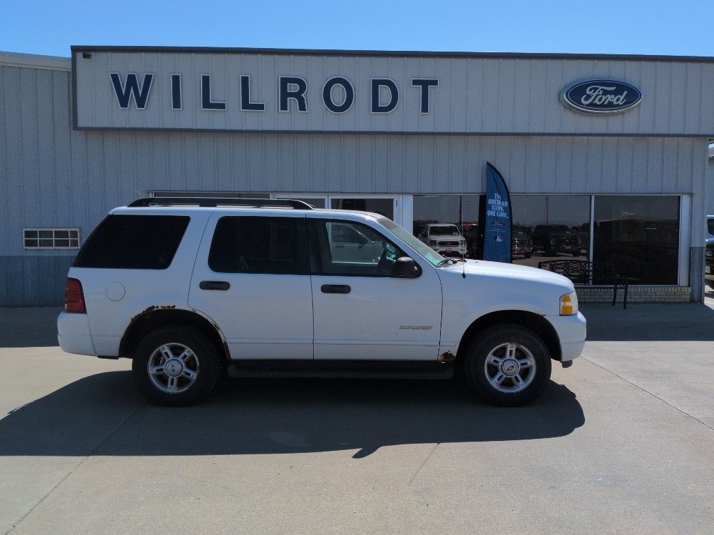 Used 2005 Ford Explorer XLT AWD/4WD image 1