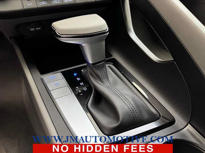 Used 2024 Hyundai Elantra SE FWD image 28