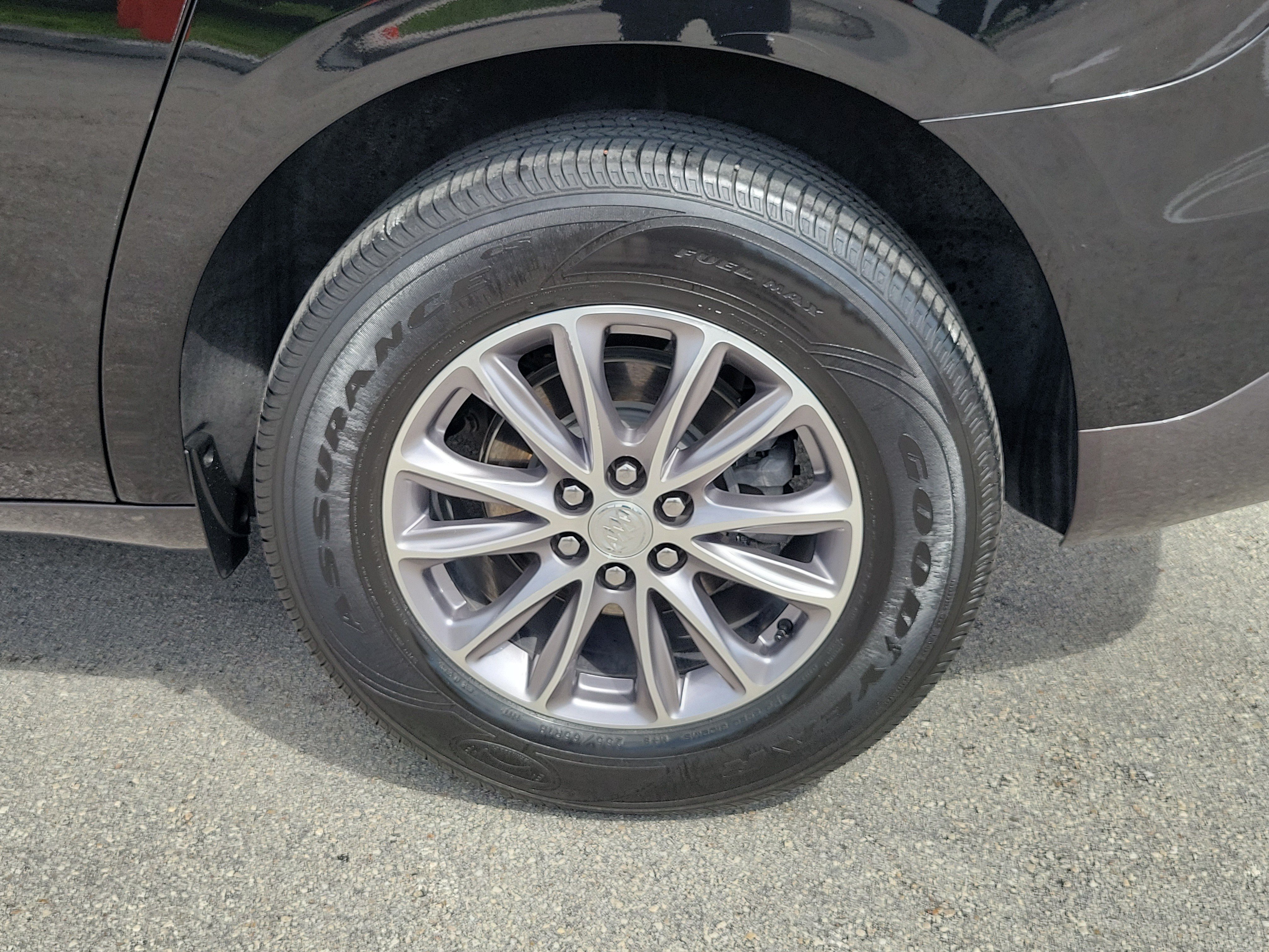 Used 2022 Buick Enclave Essence FWD image 27