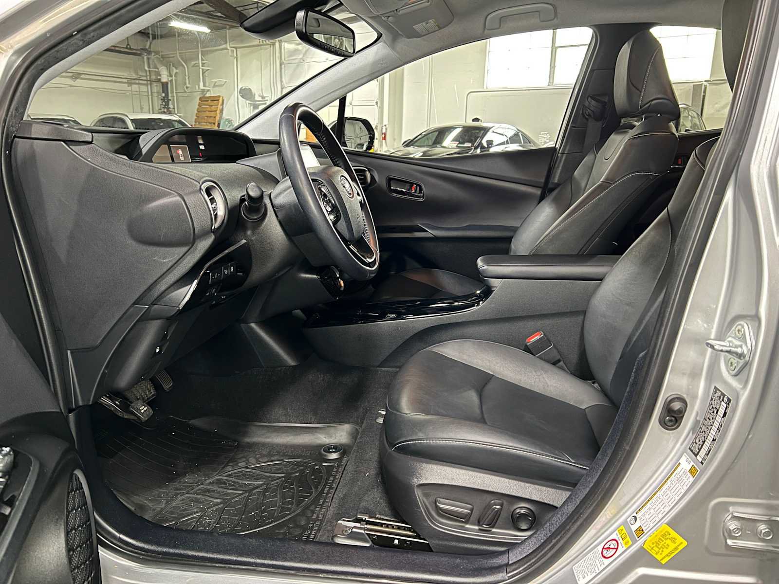 Used 2020 Toyota Prius Prime Limited image 22