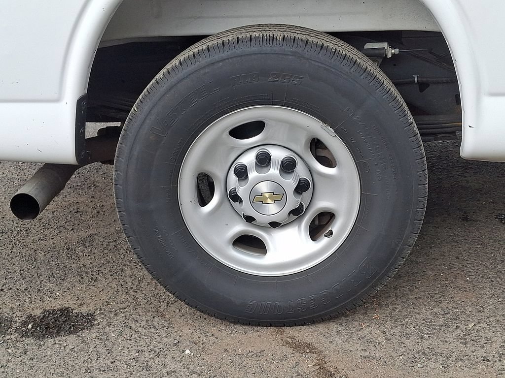 Certified 2025 Chevrolet Express 2500 w/ Driver Convenience Package RWD image 34