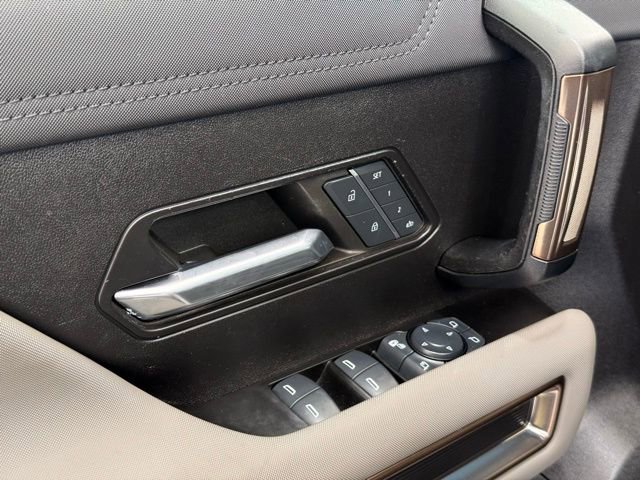 Used 2025 GMC Hummer EV 2X w/ LPO, Roof Cross Rail Package image 18