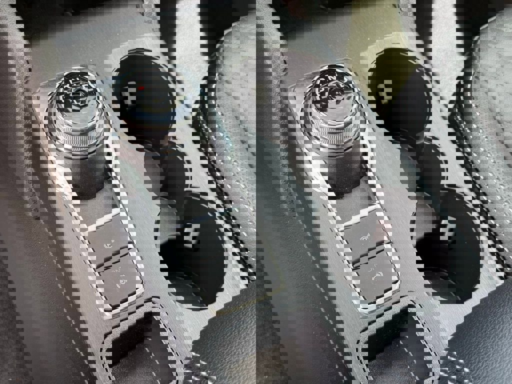 New 2024 Ford Escape SE w/ PHEV Premium Package image 10