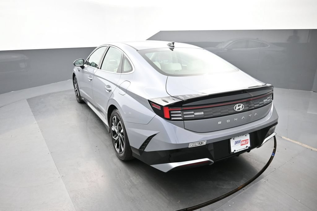 Used 2025 Hyundai Sonata SEL FWD image 6