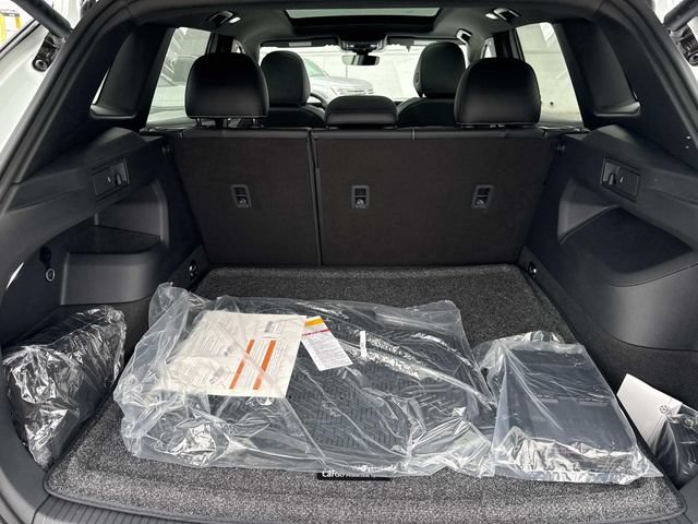 New 2026 Volkswagen Tiguan SE R-Line FWD image 5