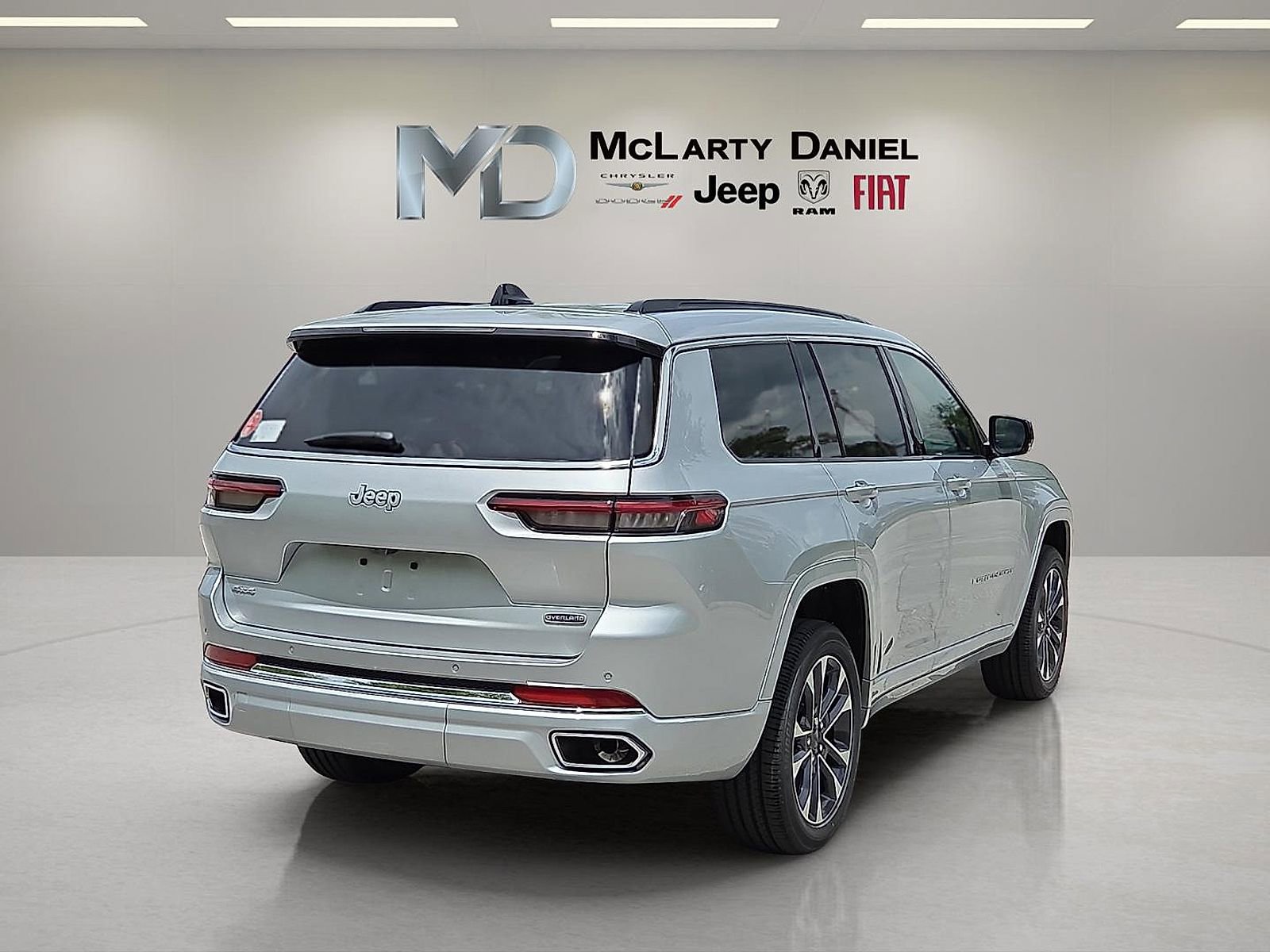 New 2025 Jeep Grand Cherokee L Overland w/ Rear Seat Video Group I image 5