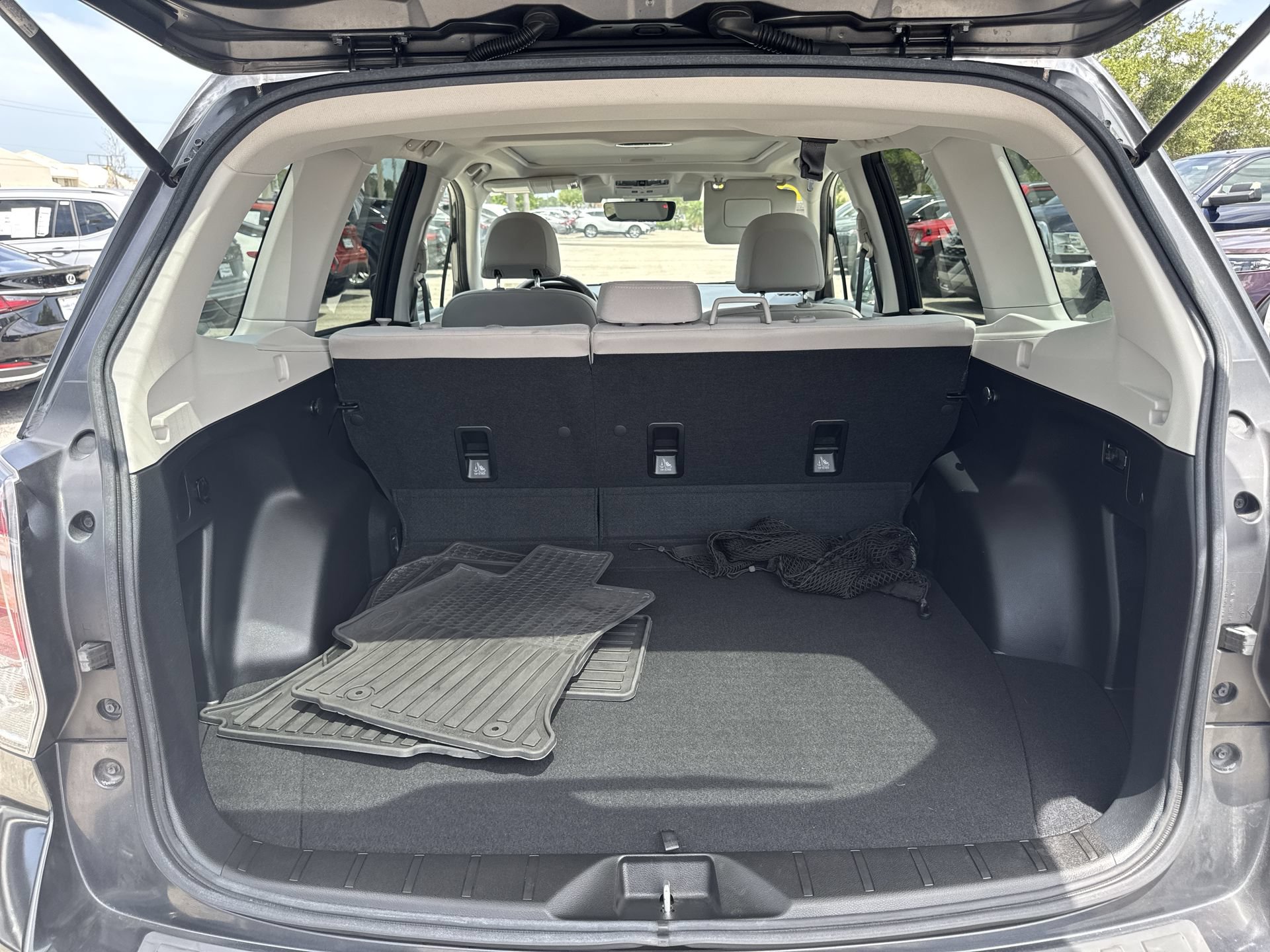 Used 2017 Subaru Forester 2.5i Premium AWD/4WD image 12