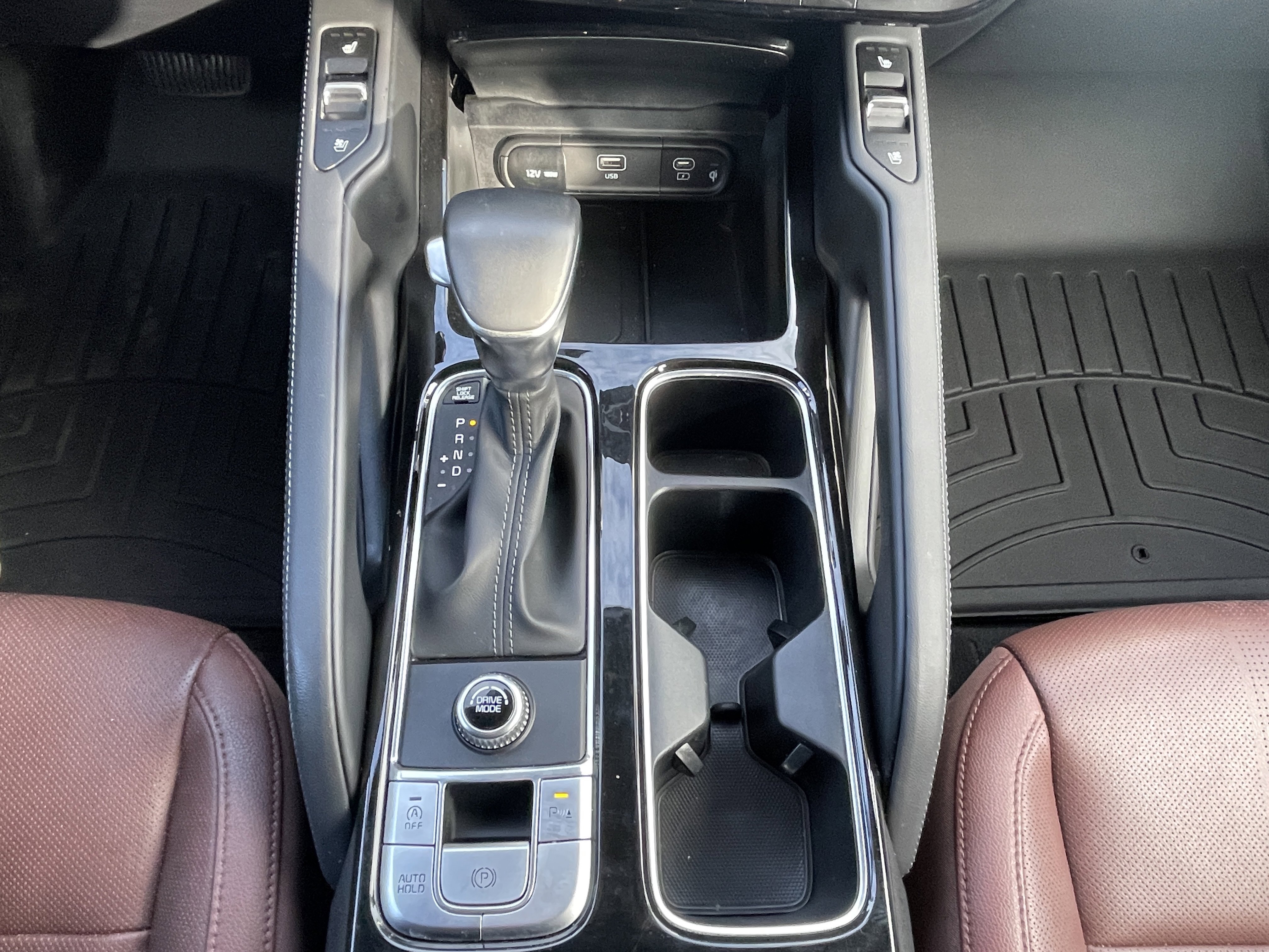 Used 2023 Kia Telluride EX w/ EX Captain's Chair Package image 29