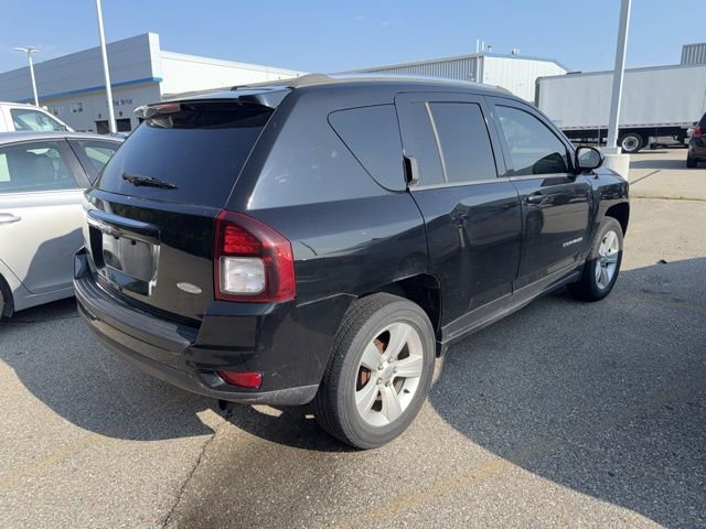 Used 2014 Jeep Compass Latitude w/ Sun/Sound Group FWD image 5