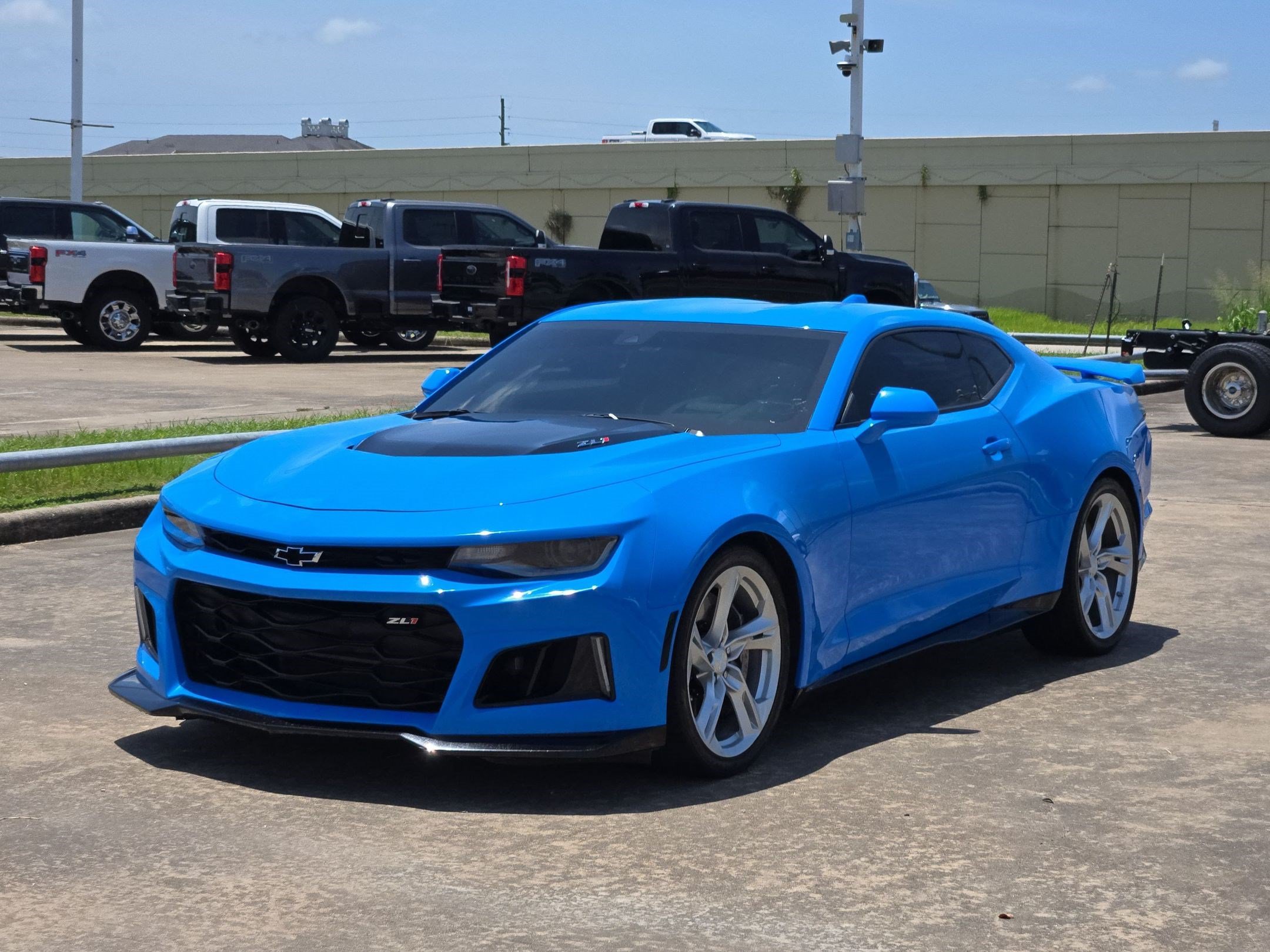 Used 2022 Chevrolet Camaro ZL1 RWD image 8