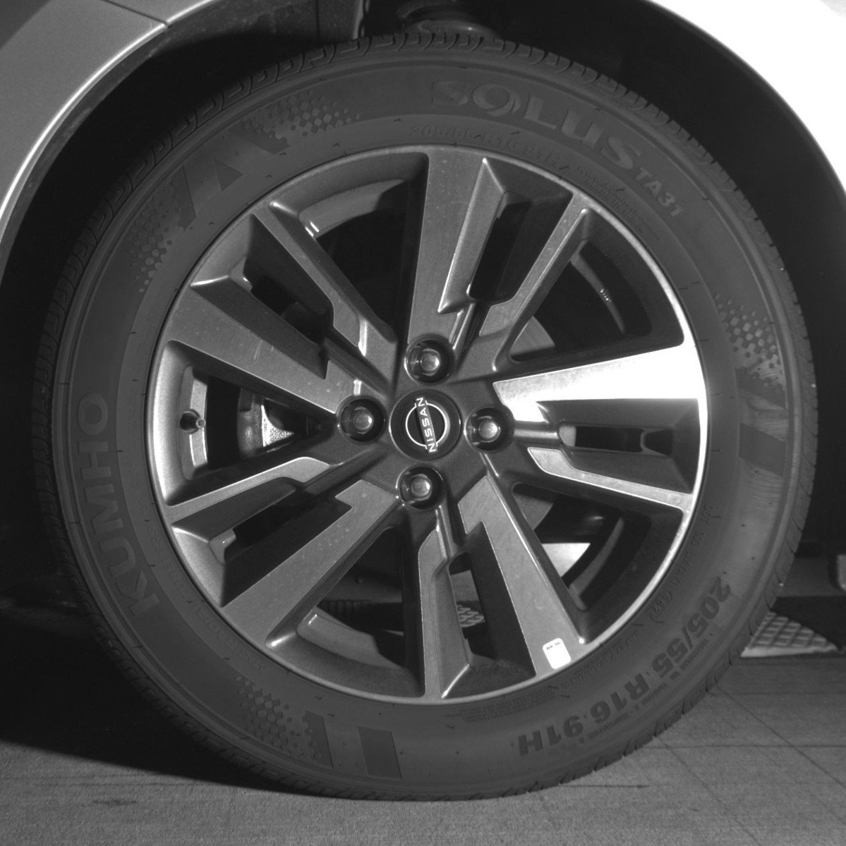 Used 2025 Nissan Versa SV image 11