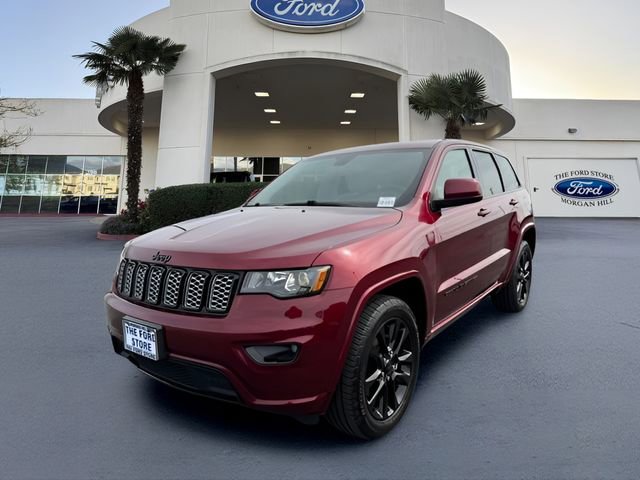 Used 2021 Jeep Grand Cherokee Laredo X image 2