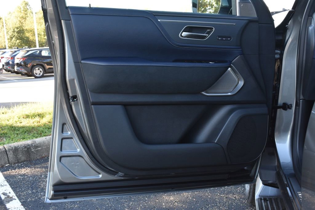 New 2026 INFINITI QX80 4WD image 10