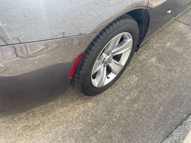 Used 2017 Dodge Charger SXT RWD image 11